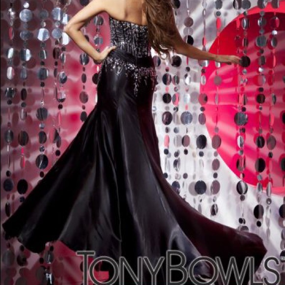TONY BOWLS PARIS BLACK SILVER DRESS - Picture 5 of 17